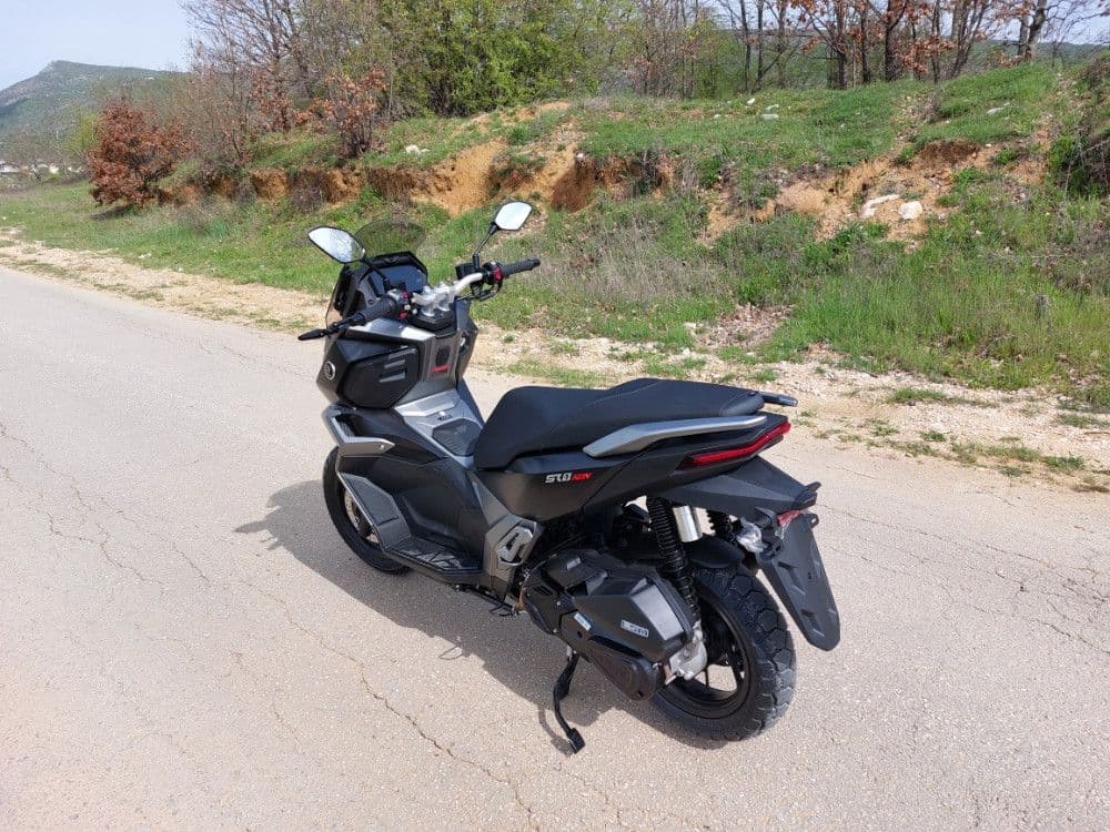 VOGE SR1 ADV 125 SKUTER MOTOR Piaggio Yamaha — slika 10 od 20