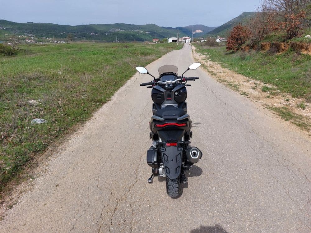 VOGE SR1 ADV 125 SKUTER MOTOR Piaggio Yamaha — slika 12 od 20