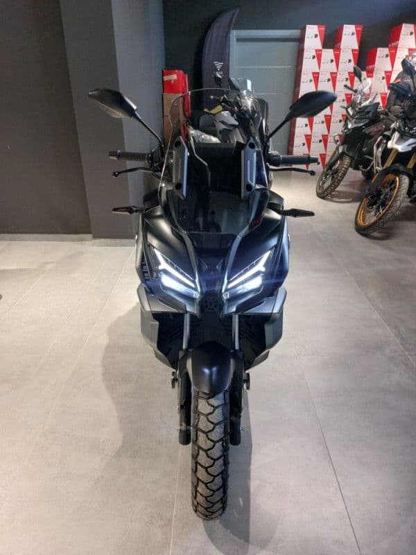 VOGE SR1 ADV 125 SKUTER MOTOR Piaggio Yamaha — slika 8 od 20