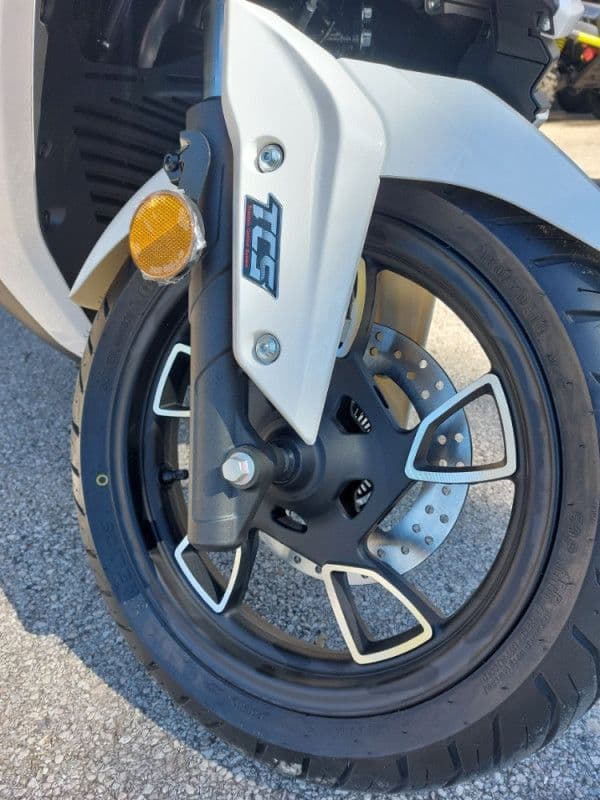 VOGE SR1 125 MAX SKUTER MOTOR MOTO — slika 11 od 19