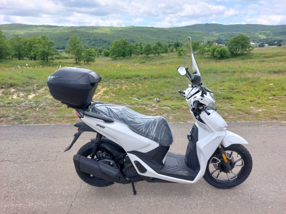 VOGE SR16 MOTOR MOTO SKUTER SCOOTER — slika 3 od 14