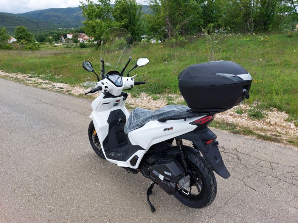 VOGE SR16 MOTOR MOTO SKUTER SCOOTER — slika 6 od 14