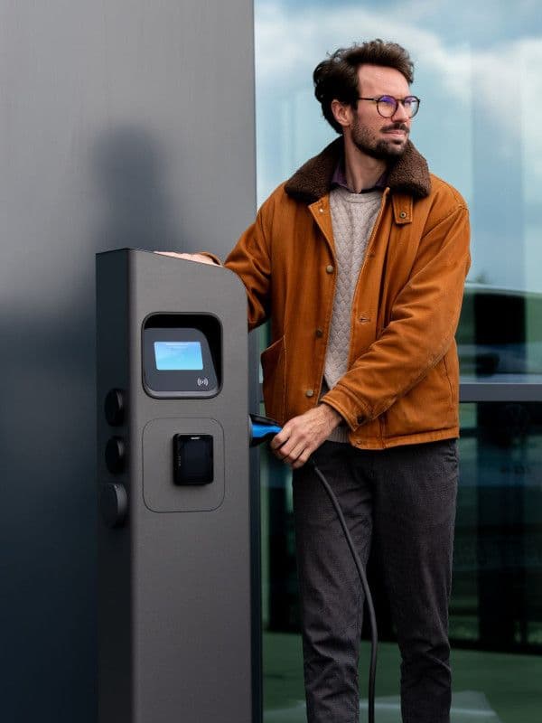 Etrel Inch DUO komercijalna punionica za dva električna vozila — slika 2 od 5
