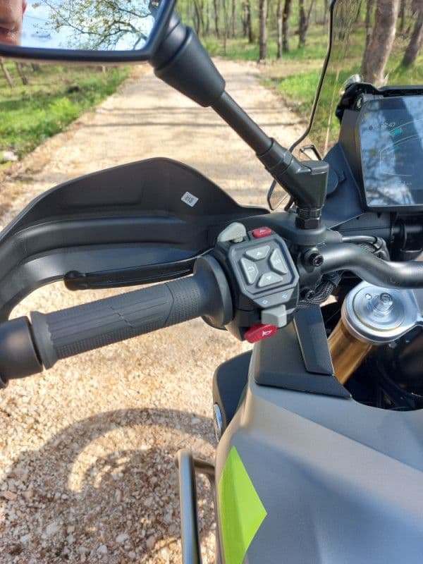 VOGE 900 DSX MOTO MOTOR BMW GS — slika 11 od 17