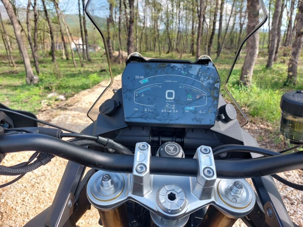 VOGE 900 DSX MOTO MOTOR BMW GS — slika 12 od 17