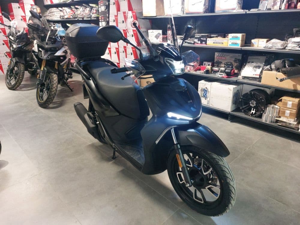 VOGE SR16 MOTOR MOTO SKUTER SCOOTER — slika 8 od 19