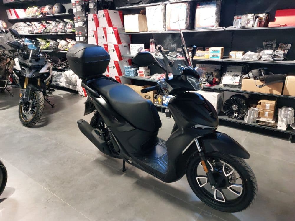 VOGE SR16 MOTOR MOTO SKUTER SCOOTER — slika 2 od 19