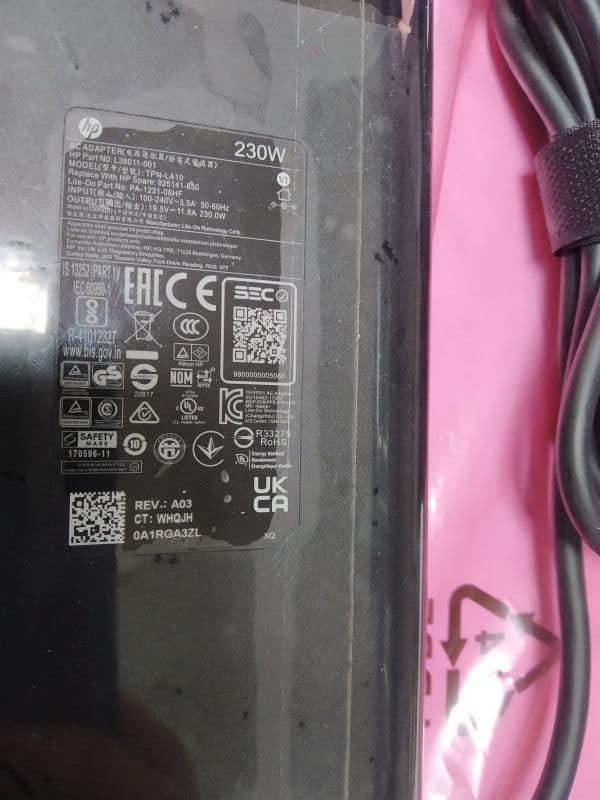 HP adapter punjac 230 Omen EliteBook  ZBook — slika 1 od 3