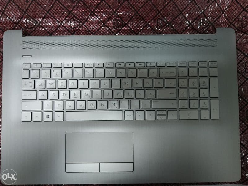 HP 17 470 tastatura dio laptop orginalni dio garancija — slika 1 od 3
