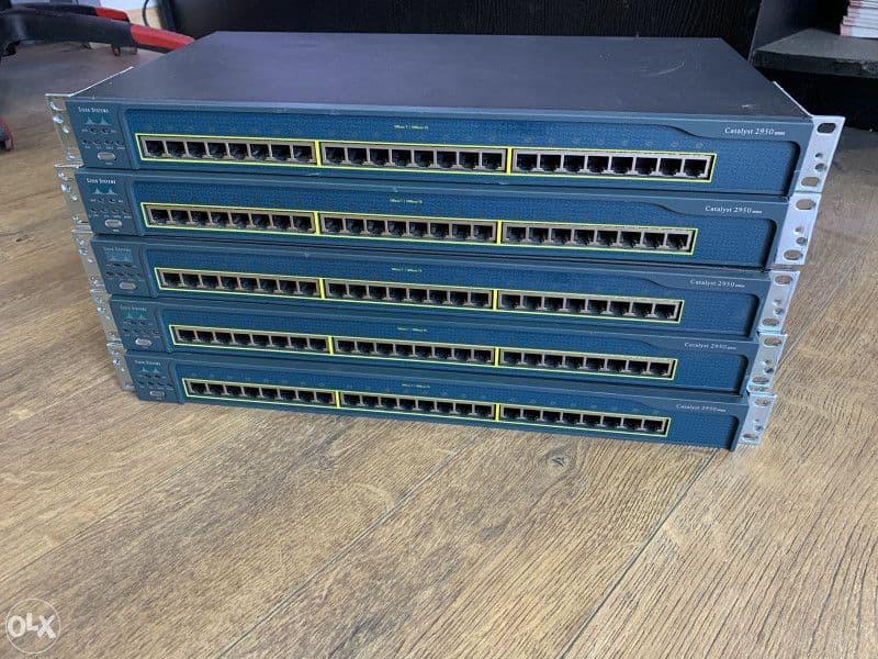 Cisco swich Catalyst 2950 series 24 port — slika 3 od 3