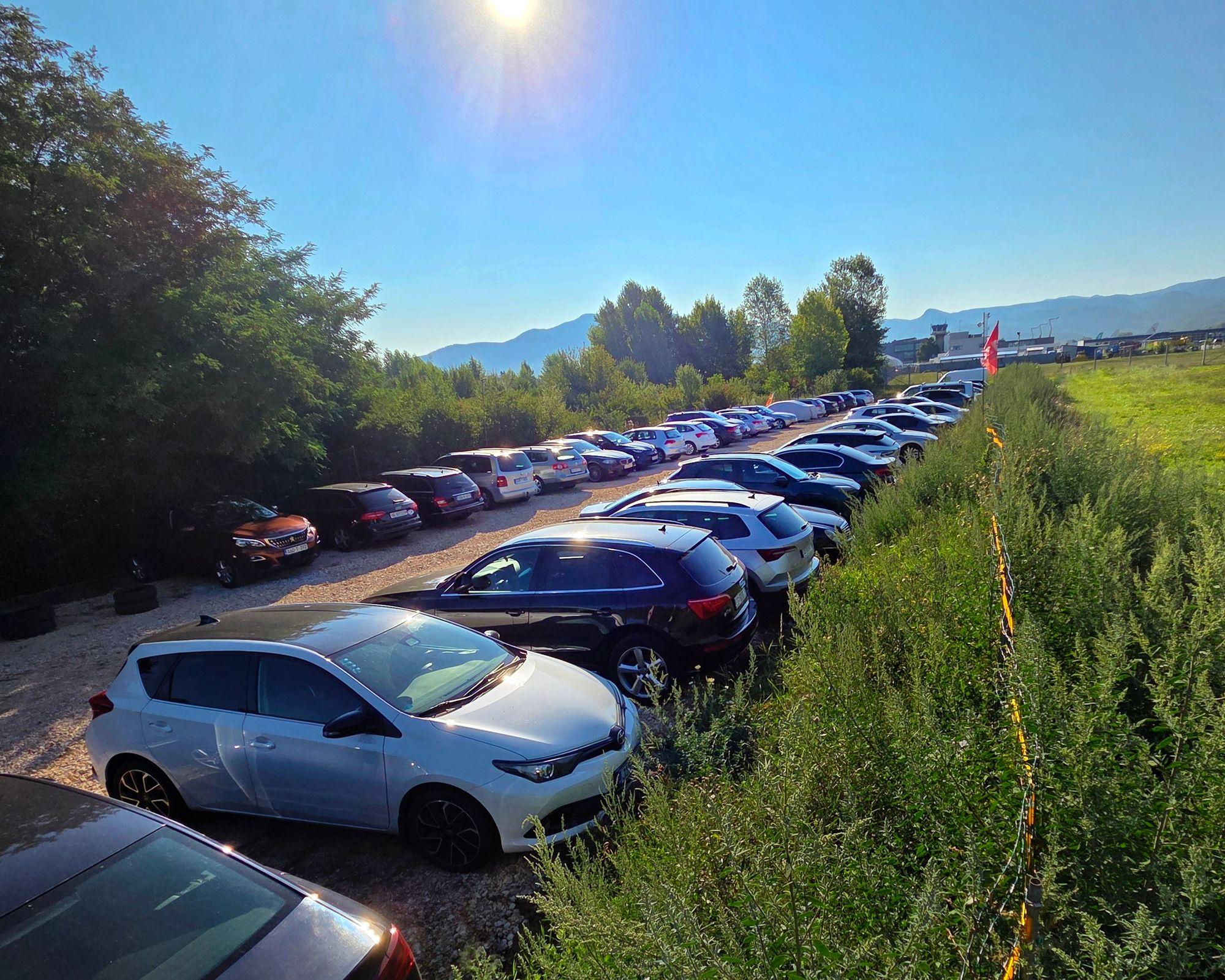 Parking aerodrom Sarajevo - ZONA parking — slika 2 od 8