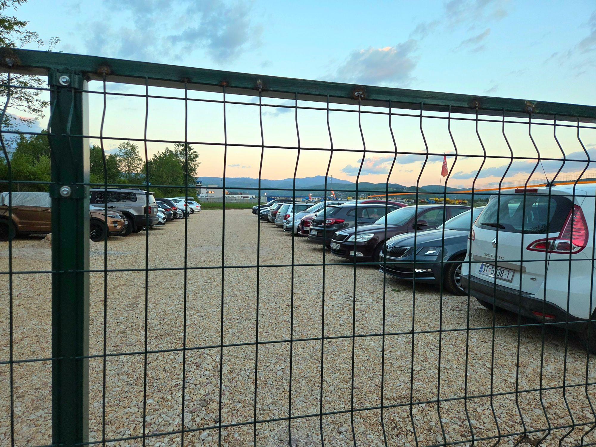 Parking aerodrom Sarajevo - ZONA parking — slika 6 od 8