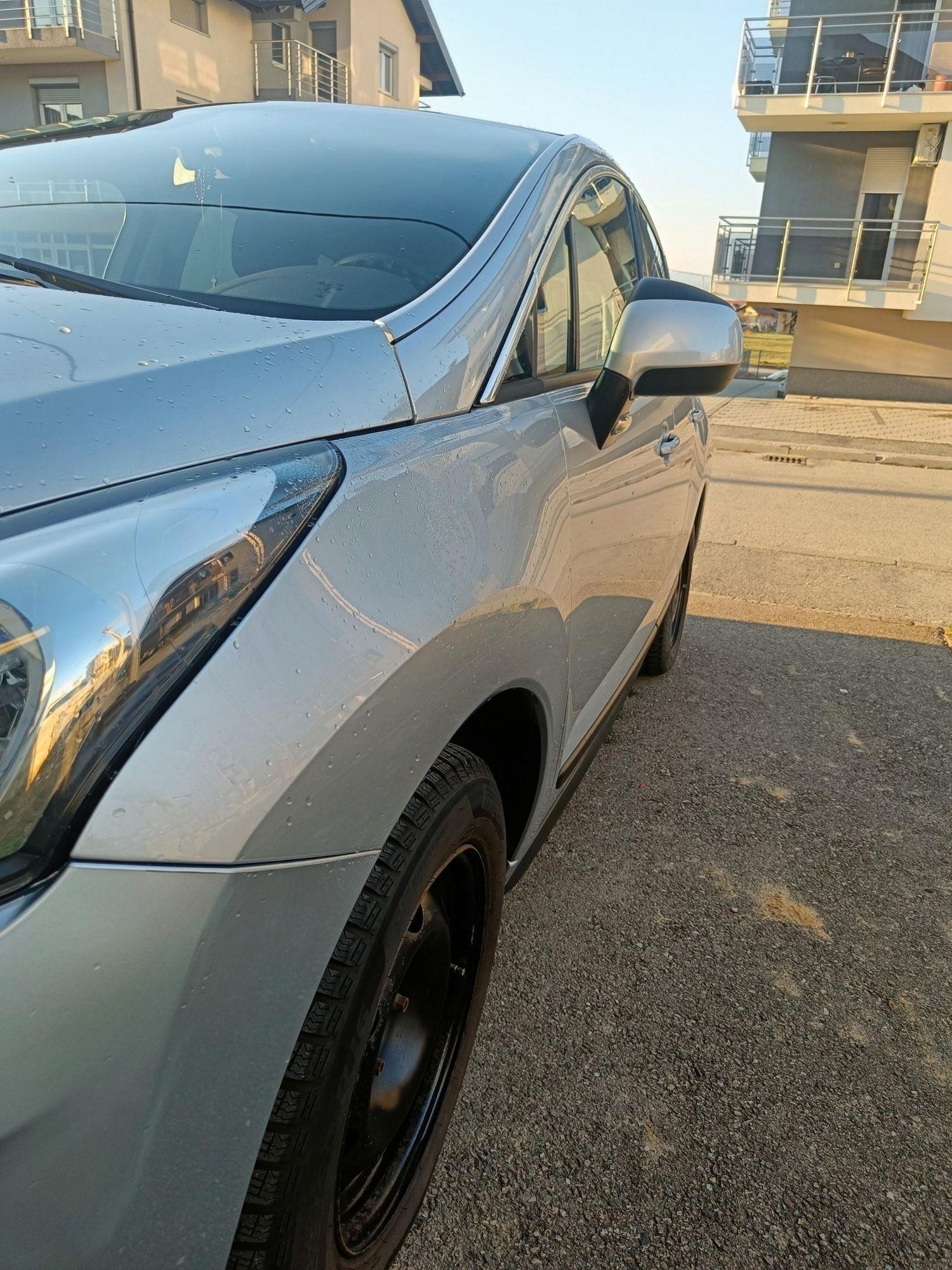 Peugeot 3008 — slika 2 od 10