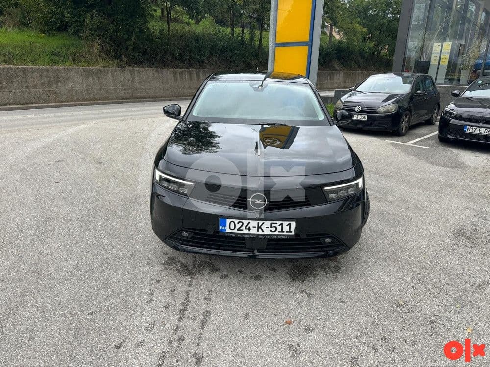 Opel Astra ST 1.5DTH Business Edition 130 KS AUTOMATIK — slika 4 od 11