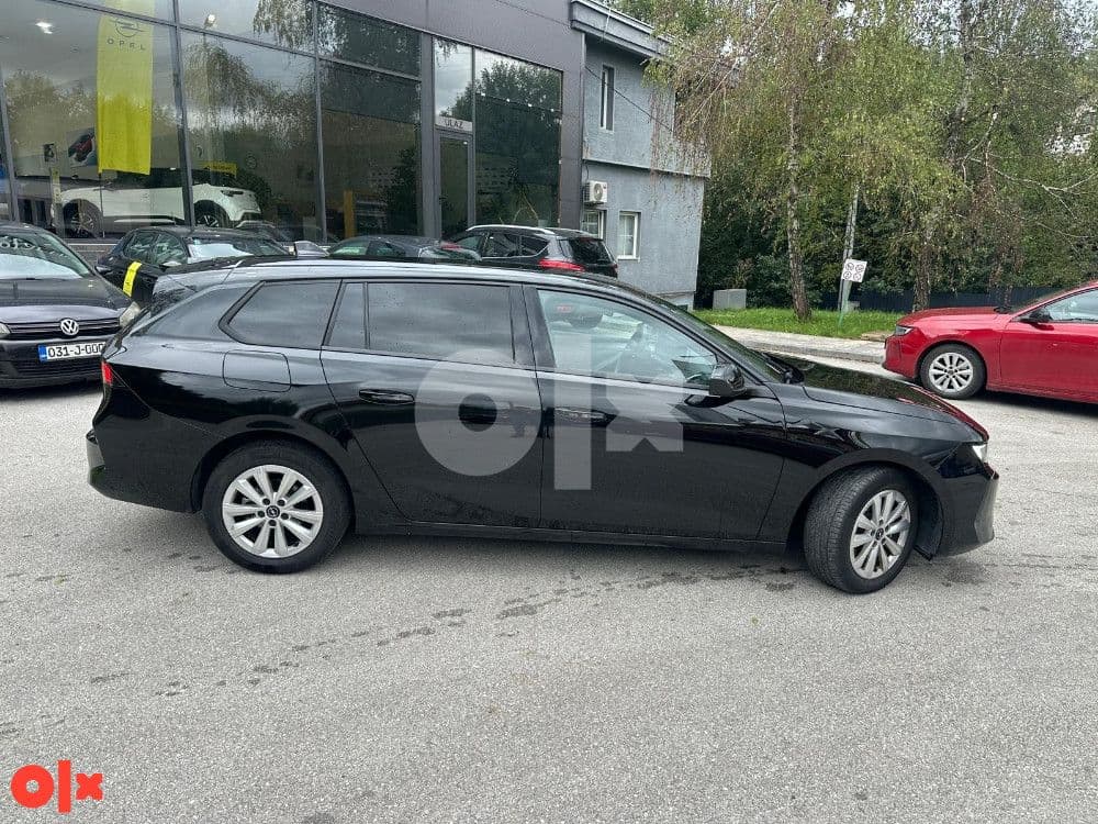 Opel Astra ST 1.5DTH Business Edition 130 KS AUTOMATIK — slika 5 od 11