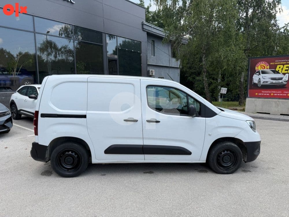 Opel Combo Van 1.5 BlueHDI 75kW 2022 — slika 12 od 13