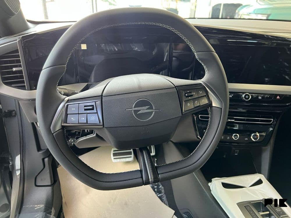 Opel Mokka GS Hybrid 145 KS eDCT — slika 15 od 19