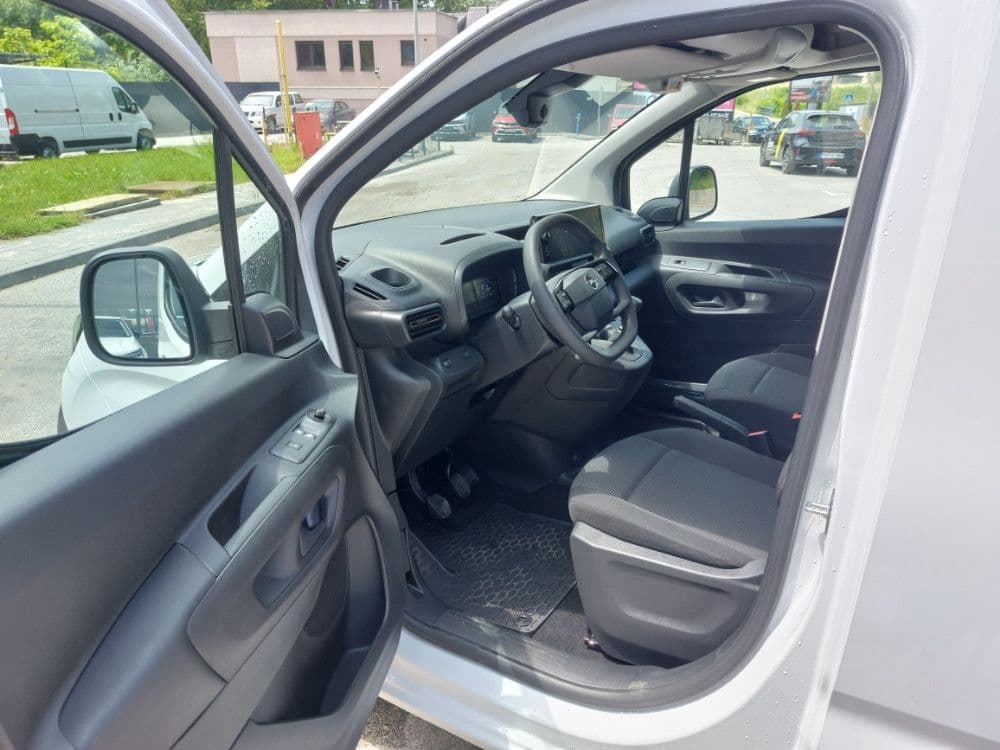 Opel Combo Cargo XL - 939kg - 1.5 100KS *DEMO VOZILO* — slika 15 od 17