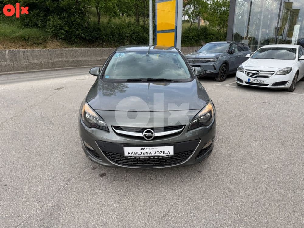 Opel Astra J 2018 Automatik — slika 2 od 11
