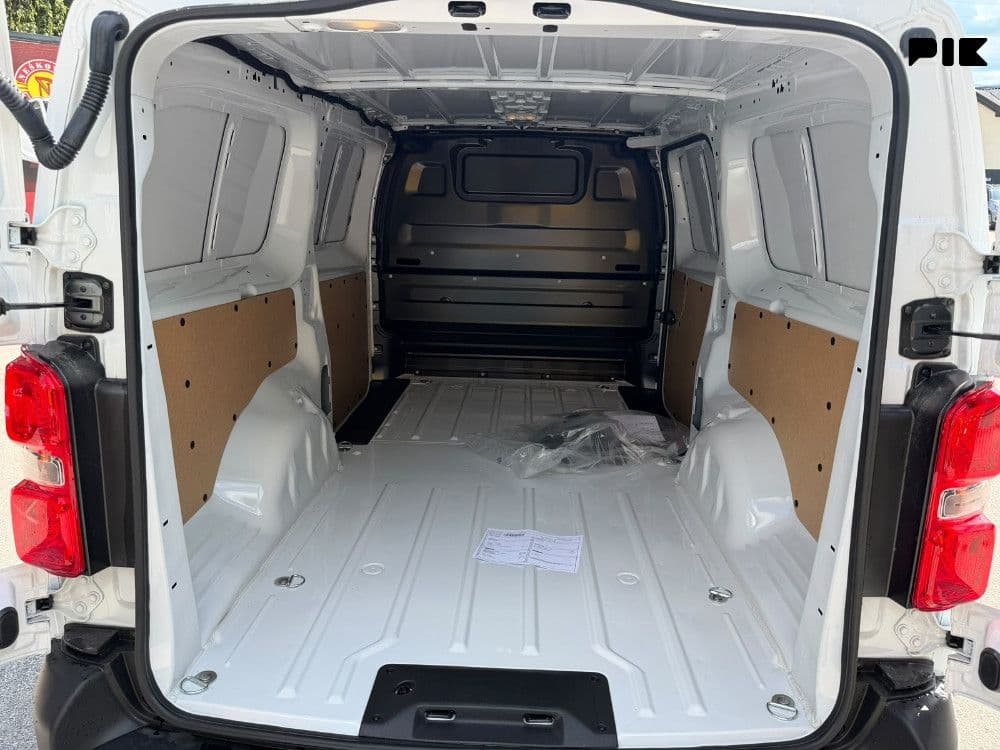 Opel Vivaro Cargo Van L 2.2 Dizel 150 KS 2026 — slika 5 od 13
