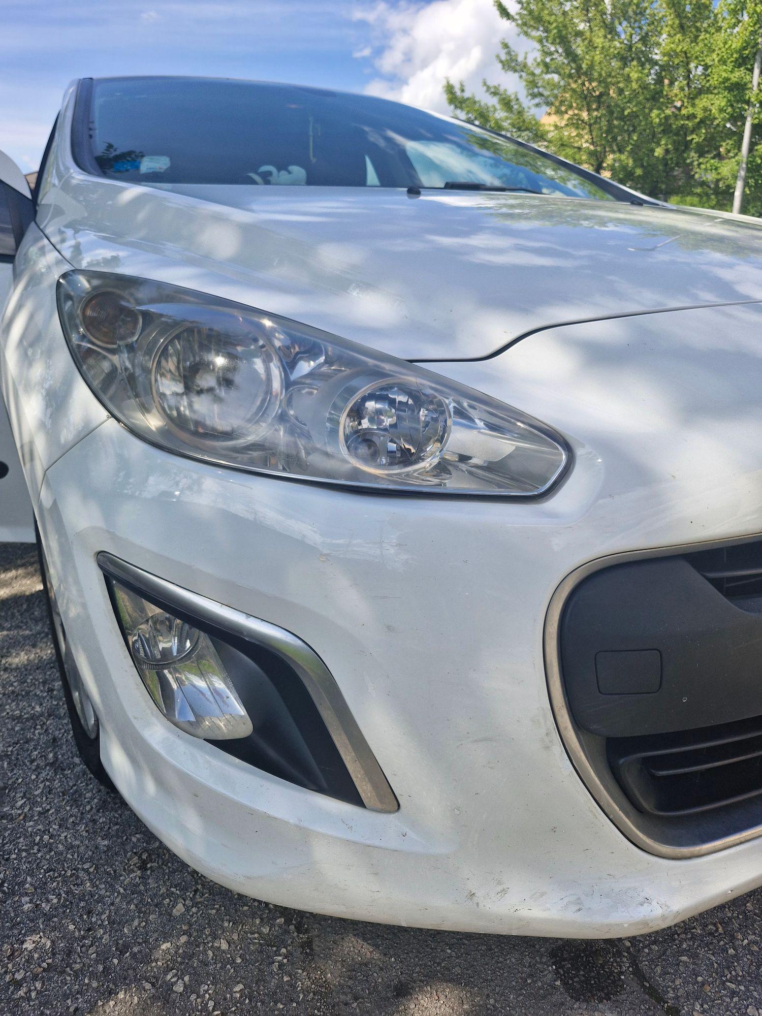 Peugeot 308 Facelift, 2011. god (model 2012.), 1.6 HDi, garažiran, registrovan — slika 5 od 8
