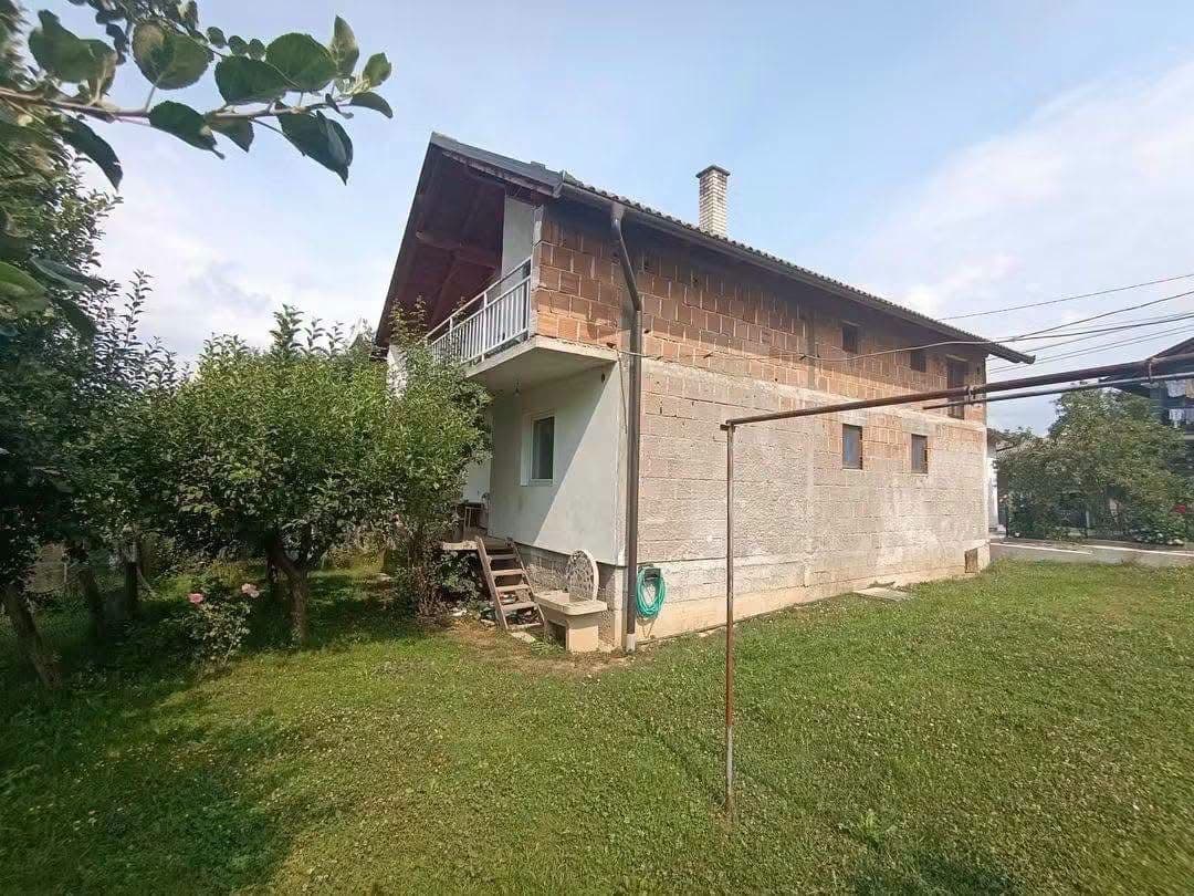 Kuća u Donjem Vakufu — slika 1 od 6