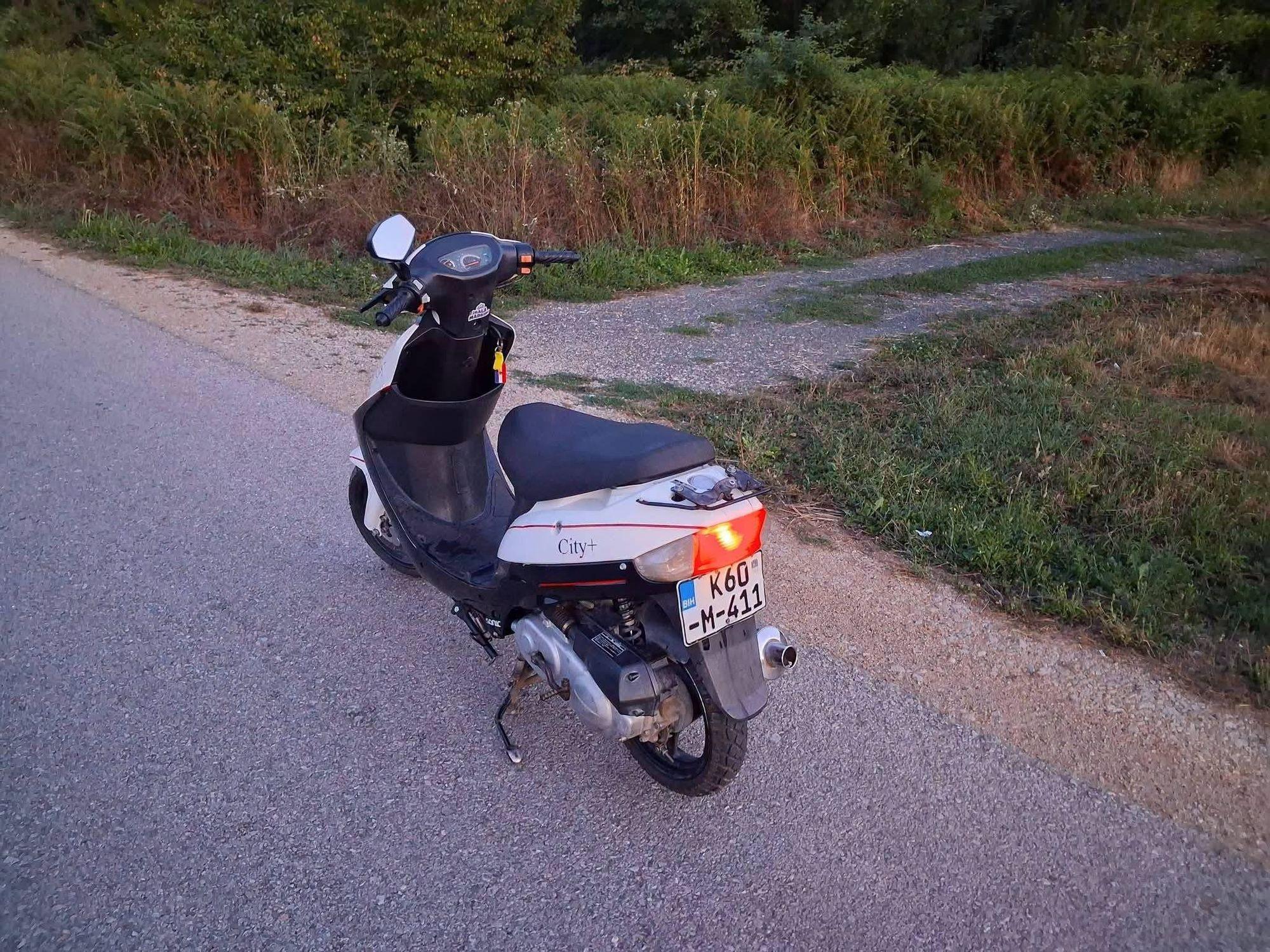 Skuter Sonic — slika 2 od 3