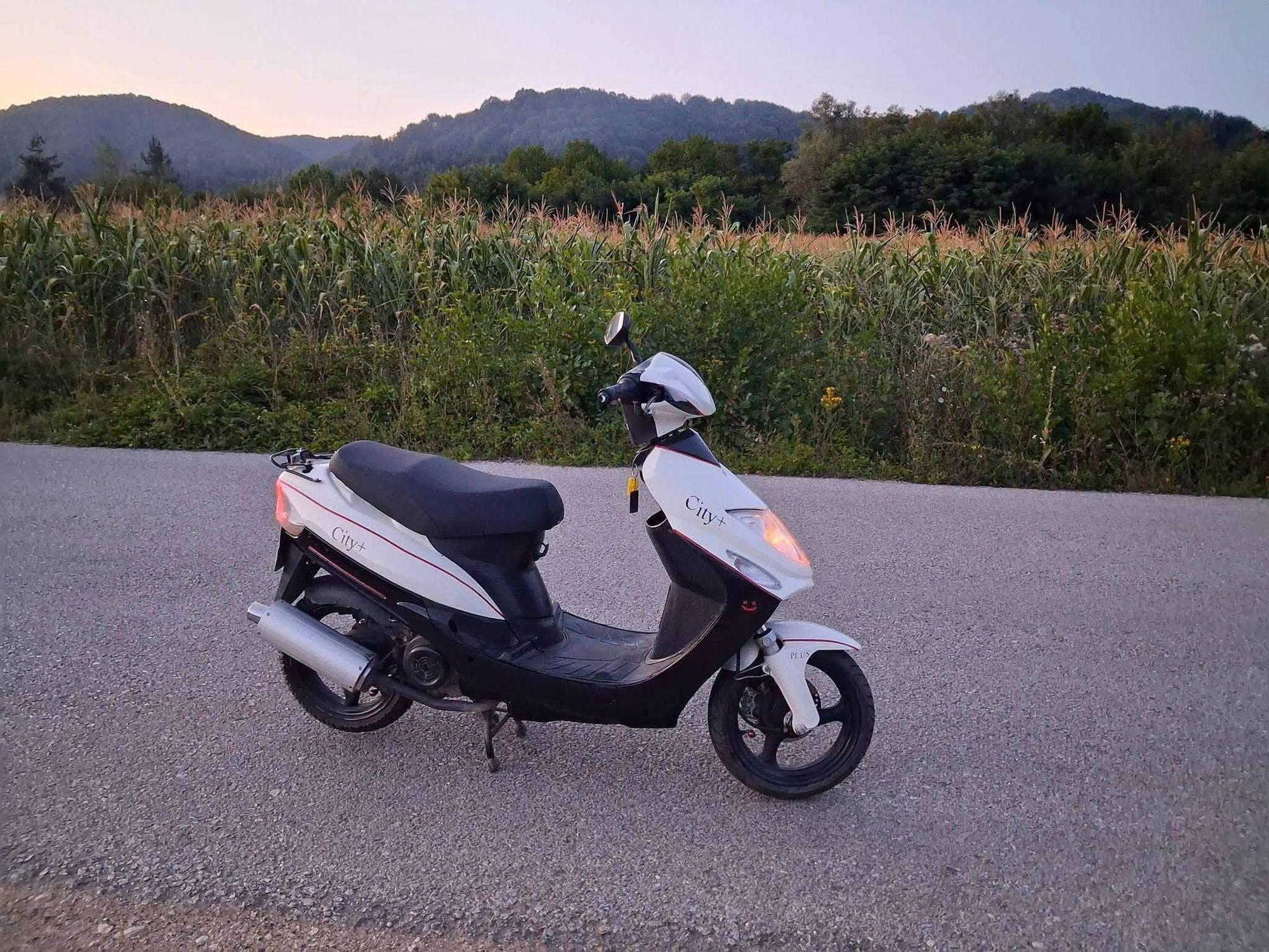 Skuter Sonic — slika 1 od 3