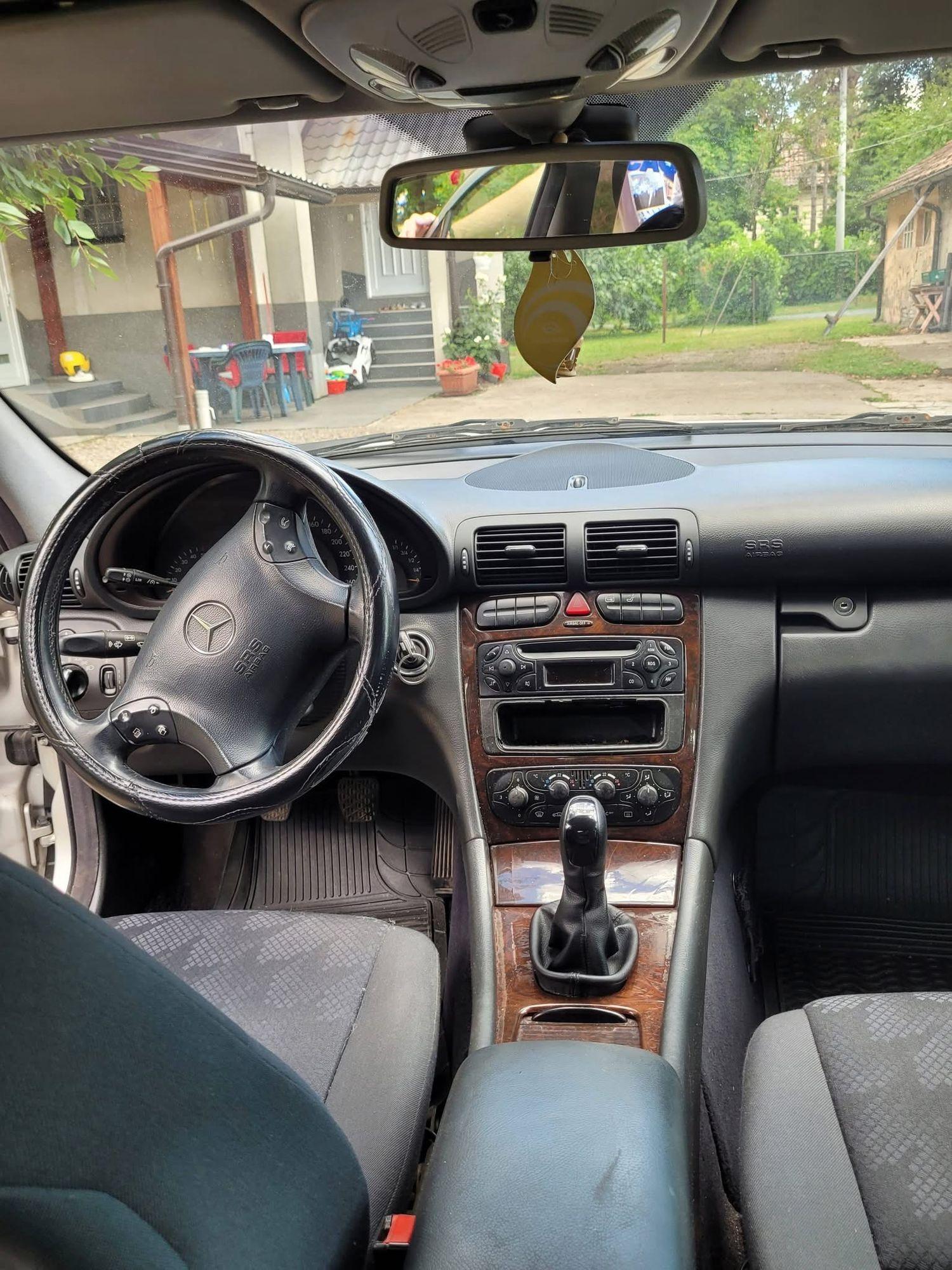 Mercedes C220 — slika 4 od 5