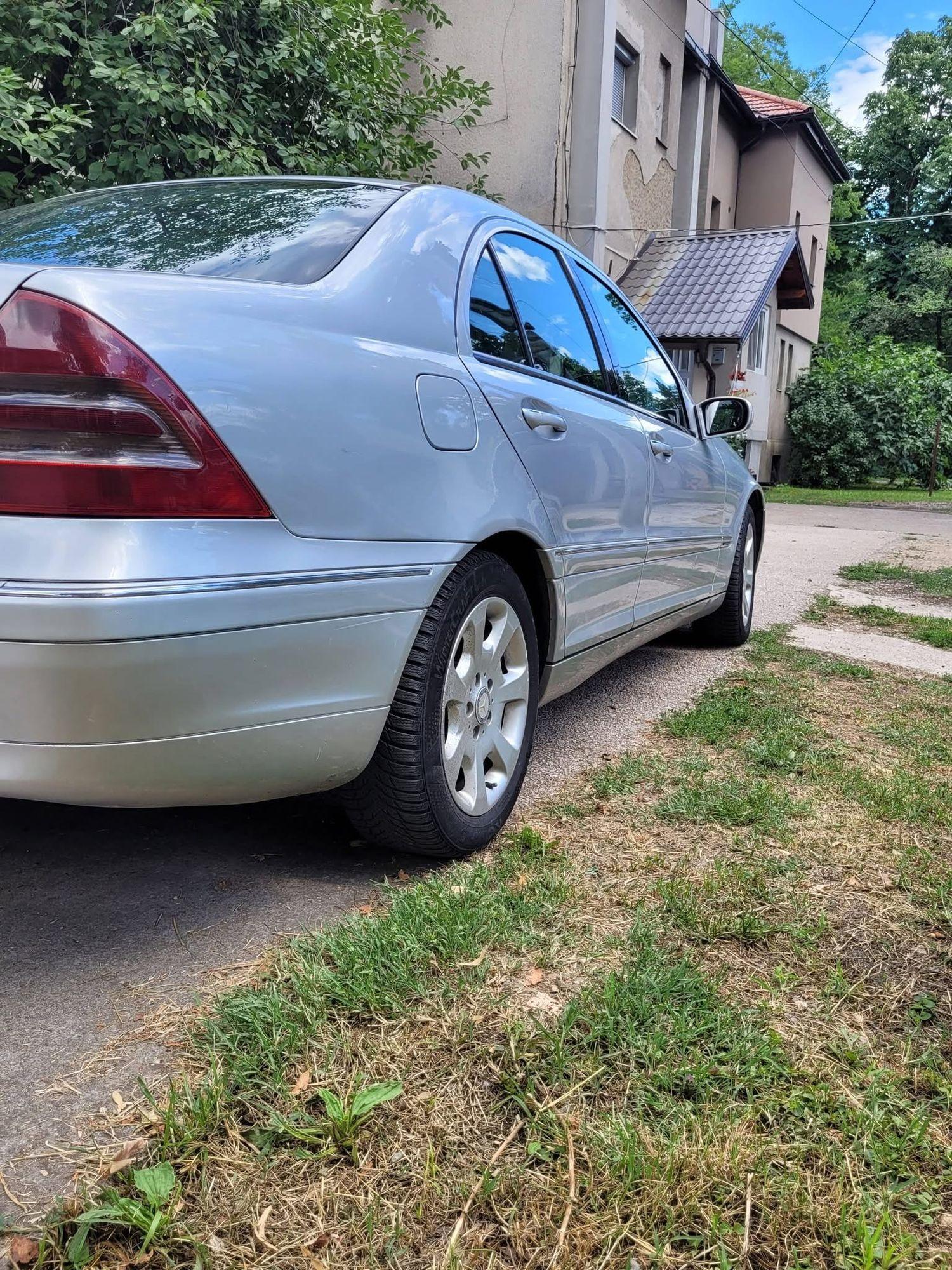 Mercedes C220 — slika 2 od 5