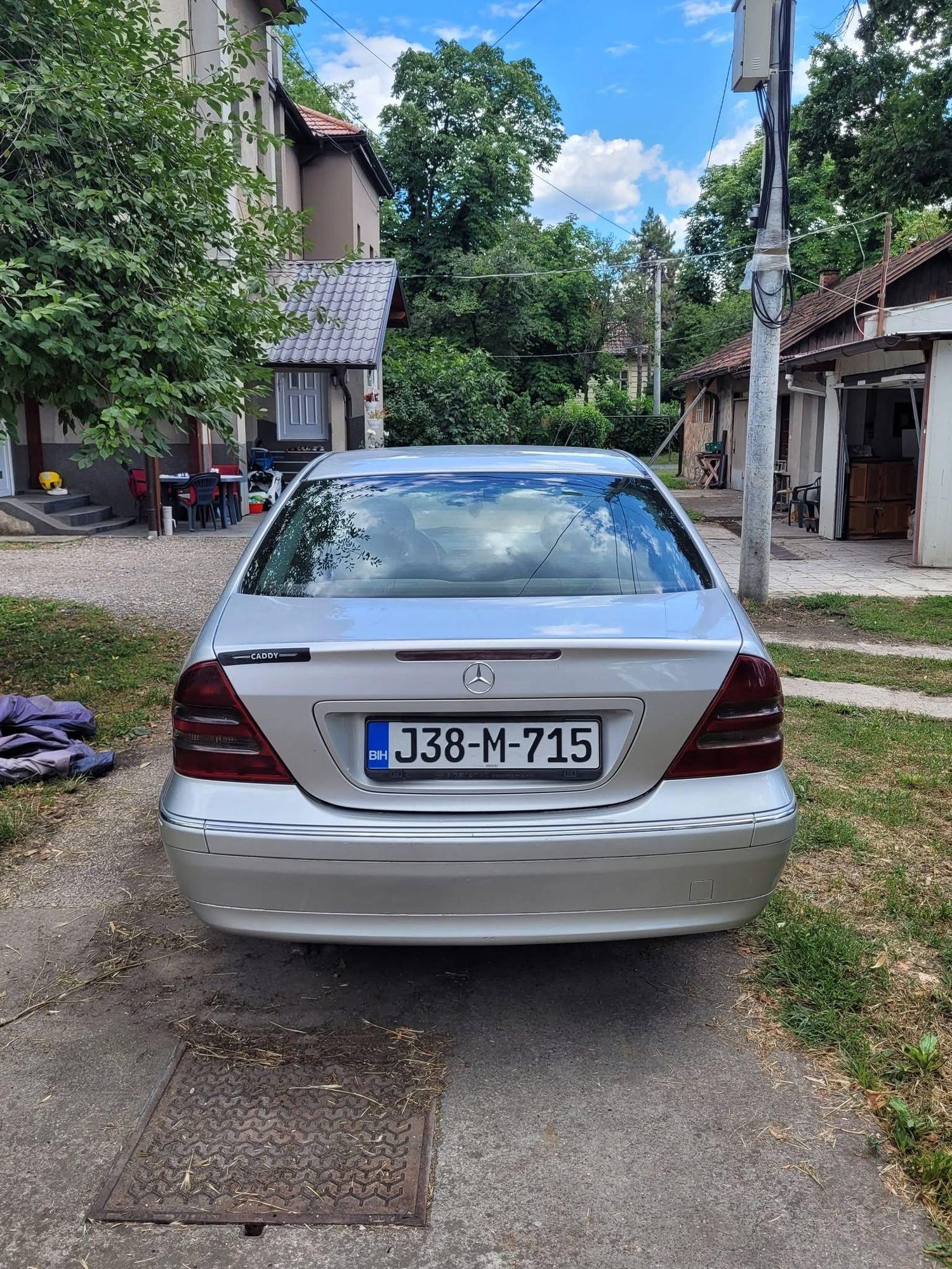 Mercedes C220 — slika 3 od 5