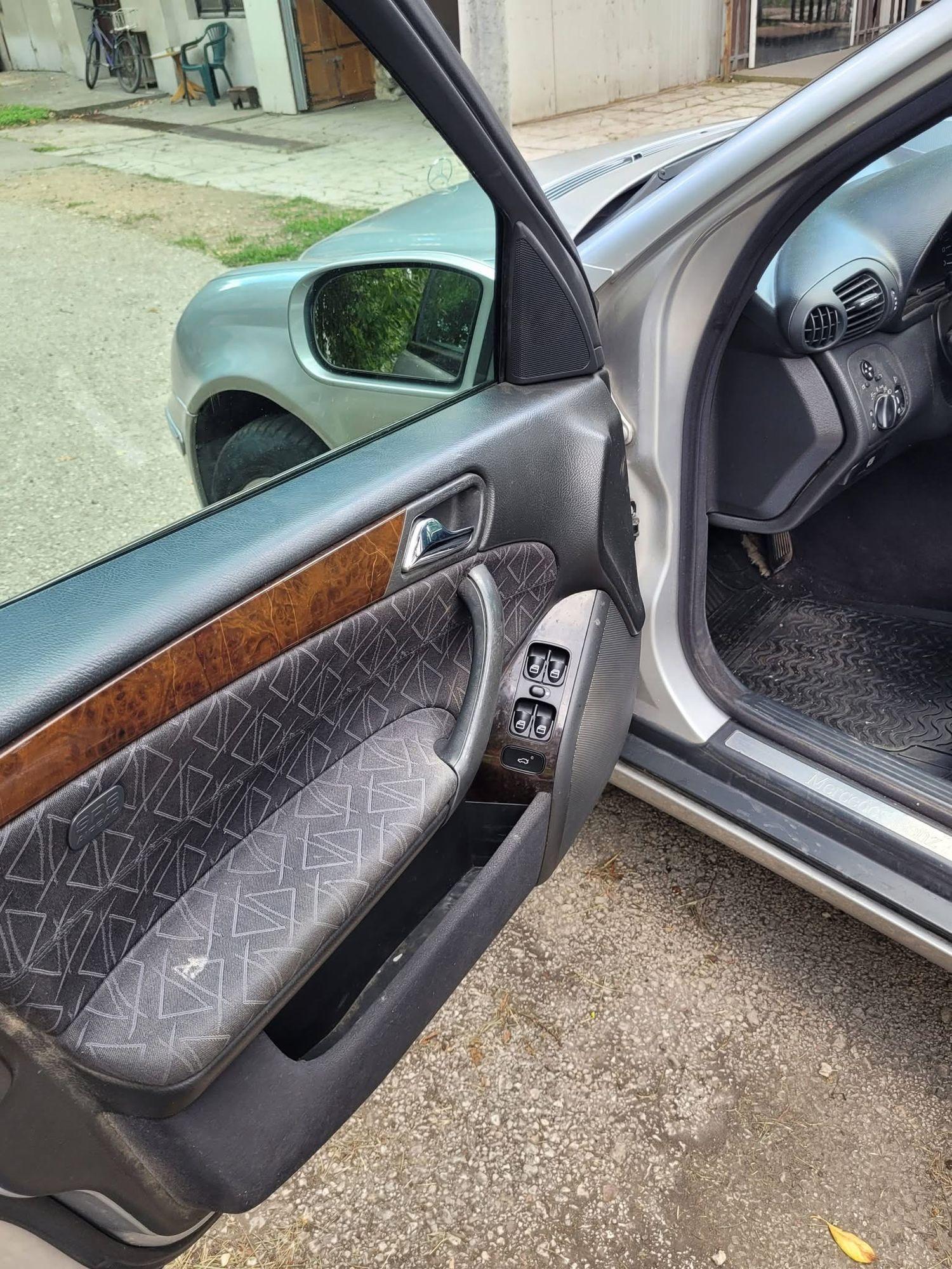 Mercedes C220 — slika 5 od 5